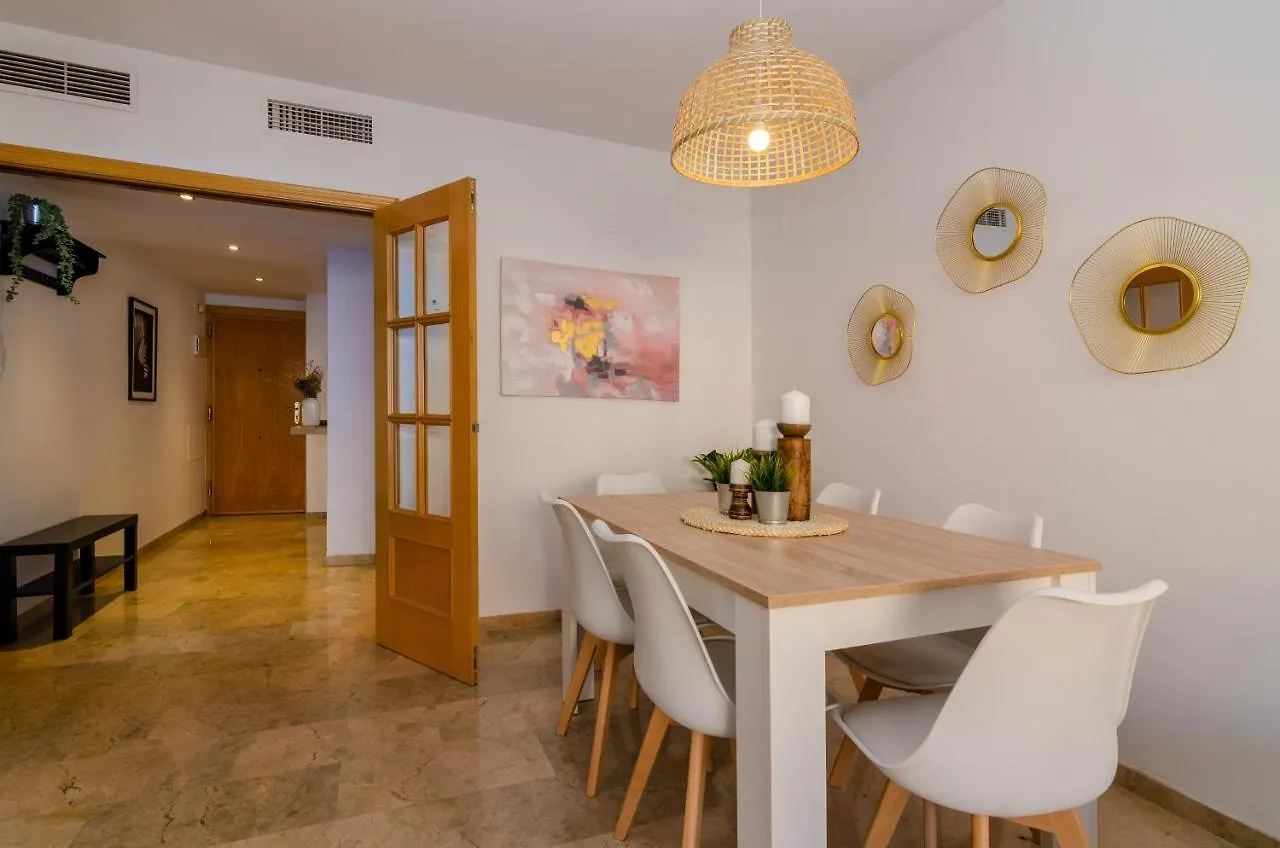 Wintowinrentals Teatinos, Metro, Free Parking & Pool. Malaga 0*,