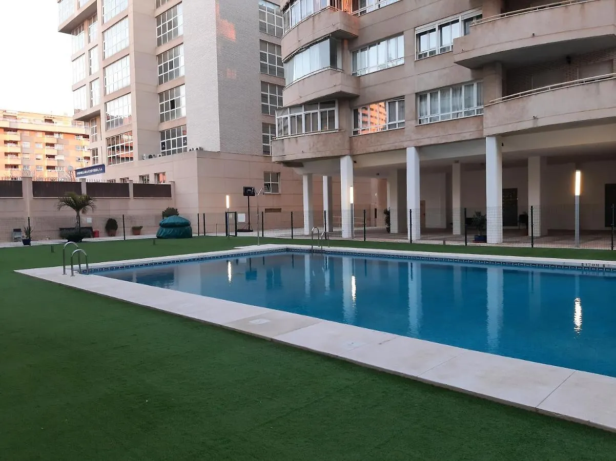 Wintowinrentals Teatinos, Metro, Free Parking & Pool. Malaga Apartment