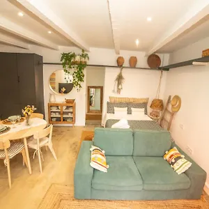 https://villa-la-casita-del-patio.catalonia-hotels.com