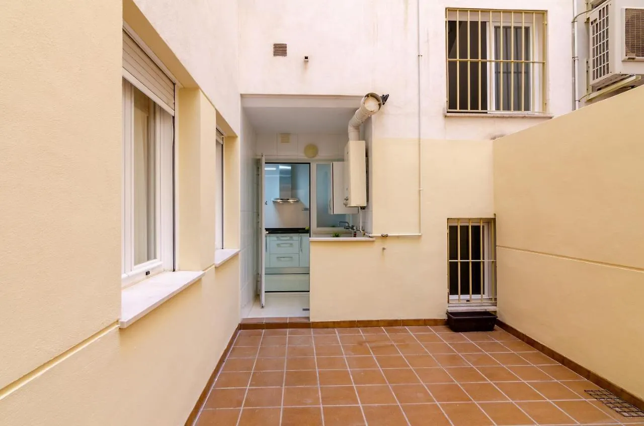 Wintowinrentals Teatinos, Metro, Free Parking & Pool. Malaga Apartment