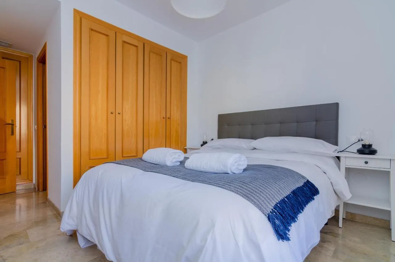 Apartment Wintowinrentals Teatinos, Metro, Free Parking & Pool. Malaga Spain