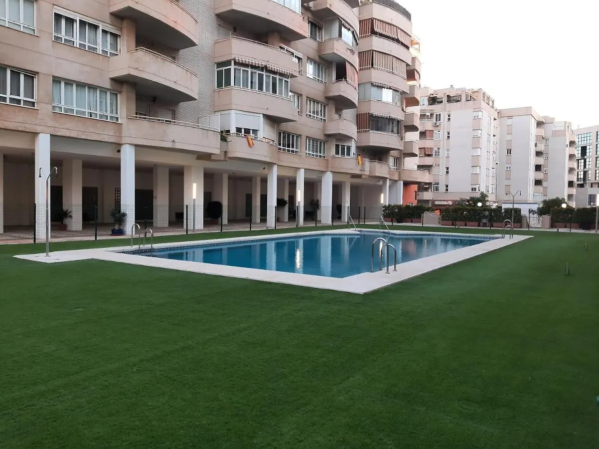 Wintowinrentals Teatinos, Metro, Free Parking & Pool. Malaga 0*,